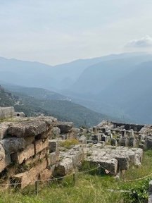 Classical Greece — monasteries in the sky (and a lot of cats) — photo 4